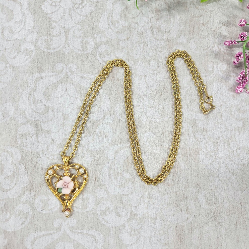 Vintage Avon Gold Tone Heart Pendant Necklace with Porcelain Rose and Pearls
